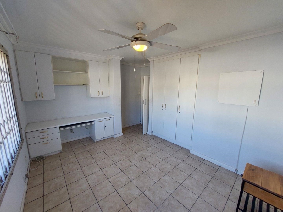 To Let 4 Bedroom Property for Rent in Claremont Western Cape